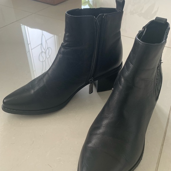 STUNNING LEATHER BOOTS BY BLONDO - Picture 2 of 7